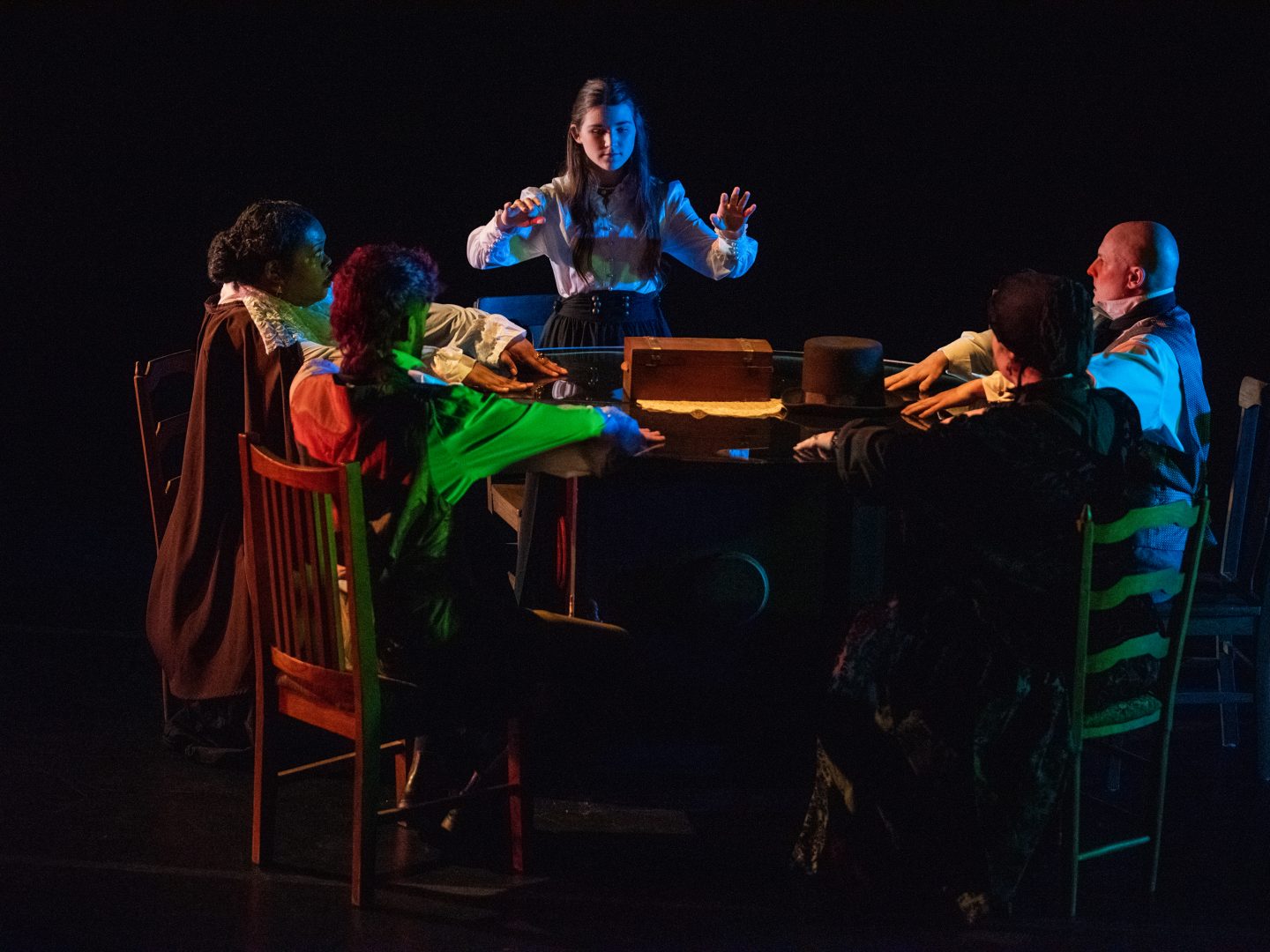 And Come Round in Circle by Rebecca Elizabeth Hollingsworth. Photo by Ryan Hodgson-Rigsbee